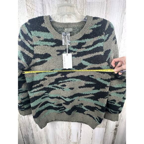 NEW Barefoot Dreams CozyChic Seaside Crew Neck Pullover Camo Sweater Womens L - Picture 7 of 12